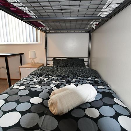 Hostel Style Shared Room 델리시티 외부 사진